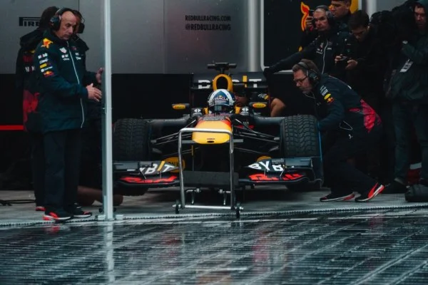 motorsport pit stop team